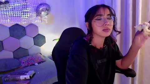 VANIA  online show from August 10, 10:55 pm