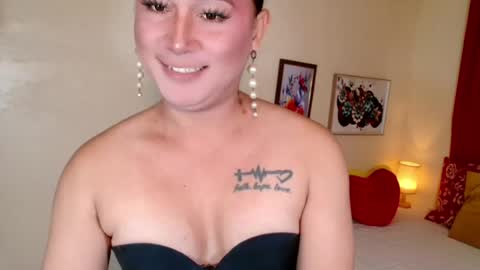 destenierose online show from July 27, 1:11 am