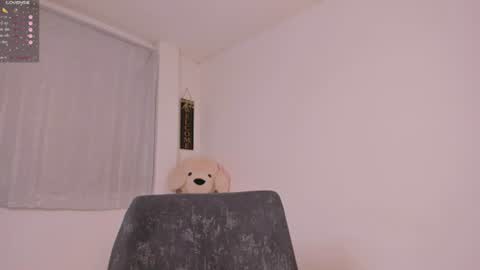 desty_y online show from July 21, 12:18 pm