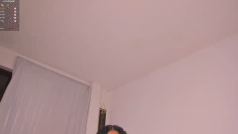 desty_y online show from July 23, 1:24 pm