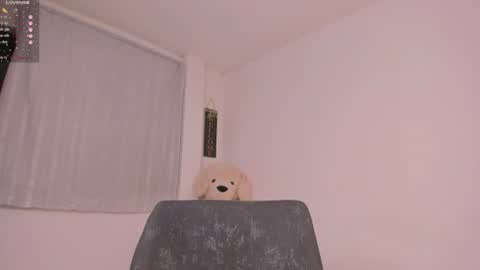desty_y online show from July 24, 12:08 pm