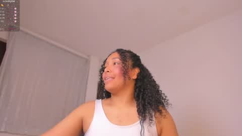 desty_y online show from July 24, 1:14 pm