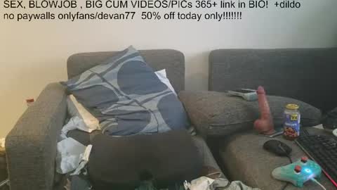 Devan online show from August 8, 11:49 pm