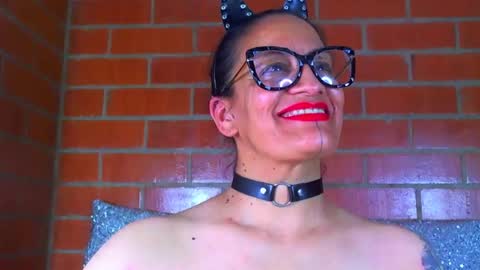 devil_taylorx online show from September 7, 1:11 am