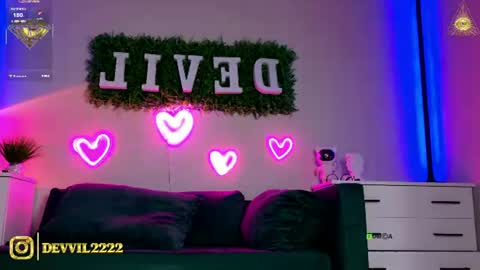 Devill2222 online show from August 13, 11:19 pm