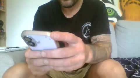 deydey83 online show from May 2, 1:54 am