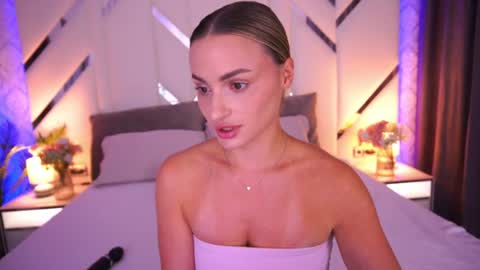 diana_nova online show from August 13, 9:45 am
