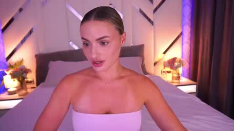 diana_nova online show from August 13, 1:03 pm