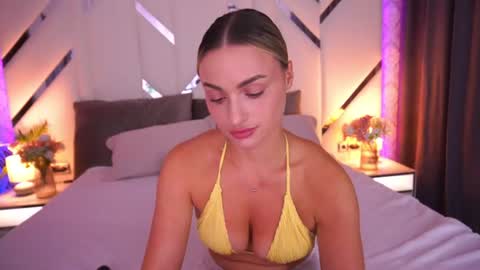diana_nova online show from August 15, 1:59 pm