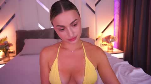 diana_nova online show from August 15, 4:55 pm