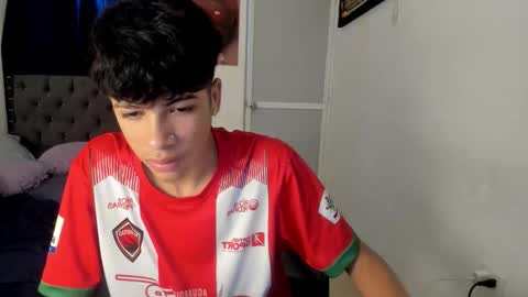 dick_master17 online show from April 16, 8:48 pm