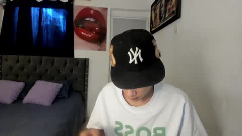 dick_master17 online show from April 18, 5:55 pm