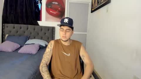 dick_master17 online show from April 19, 12:31 am