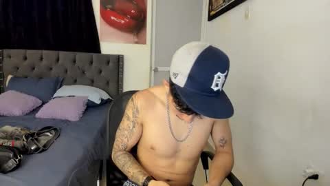 dick_master17 online show from April 19, 4:55 am