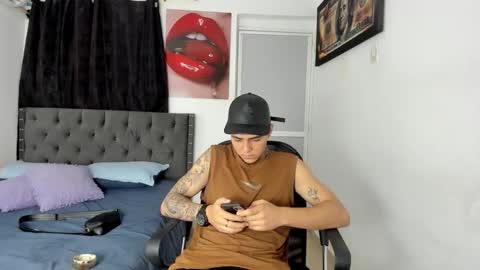 dick_master17 online show from April 21, 2:17 am