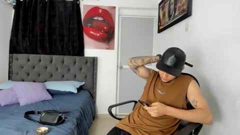 dick_master17 online show from April 21, 3:23 am