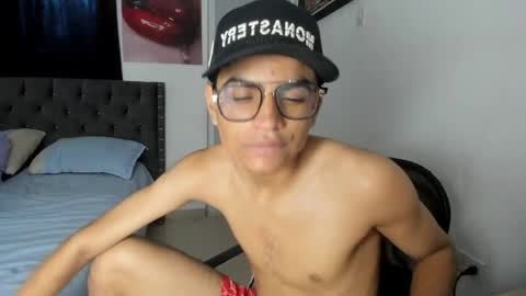 dick_master17 online show from May 8, 8:00 pm