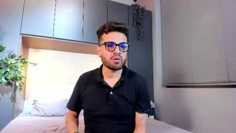 Difazzio Smith online show from August 10, 3:30 am