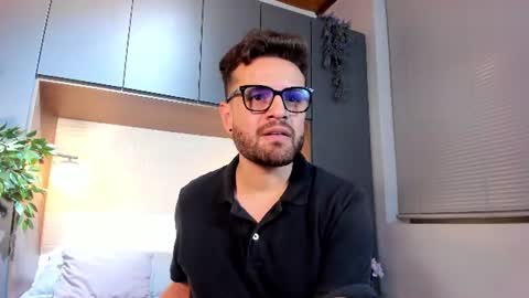 Difazzio Smith online show from August 10, 4:36 am