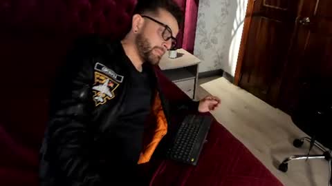Difazzio Smith online show from August 15, 8:29 am