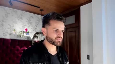 Difazzio Smith online show from August 15, 9:35 am