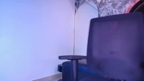 dilanmiller_ online show from August 15, 3:38 pm