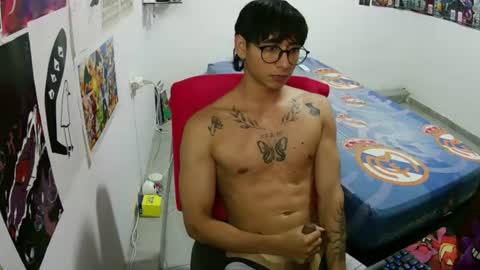 dillom420 online show from August 4, 8:17 pm