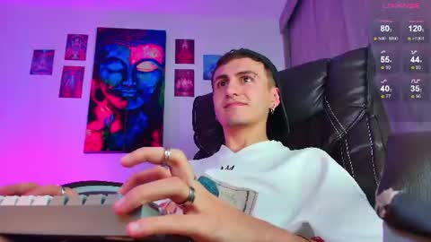 Julian Independent Model online show from August 13, 3:31 am
