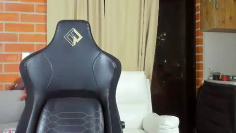 dimitricaruso online show from July 29, 1:23 am