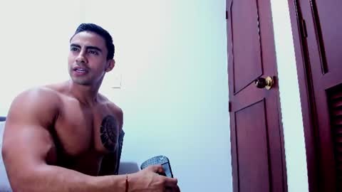 dimitriklein online show from August 15, 5:39 pm