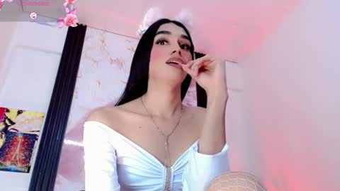 diosiris_riannys online show from August 11, 11:40 pm