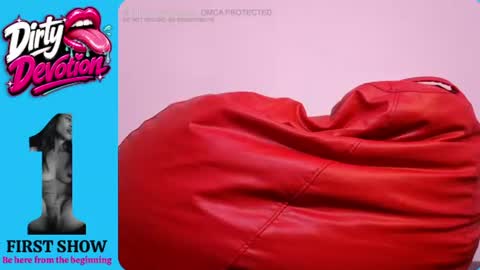Lola  Clark online show from August 17, 4:50 am