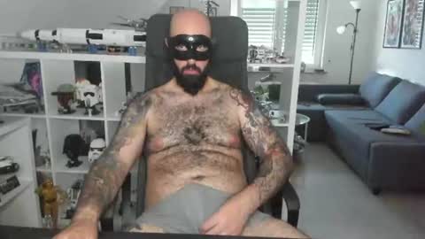 Robert online show from August 3, 3:52 pm