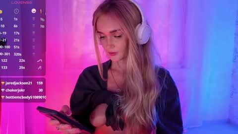 JASMINE online show from August 3, 4:47 pm