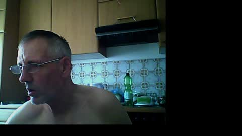 ditti online show from August 11, 4:31 pm