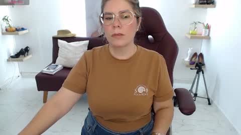 Diva online show from August 12, 3:14 pm