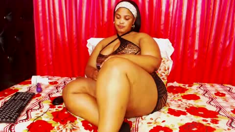 divinebooty93 online show from August 10, 4:30 pm