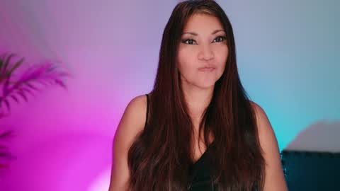 DivineLynn online show from August 5, 5:55 pm