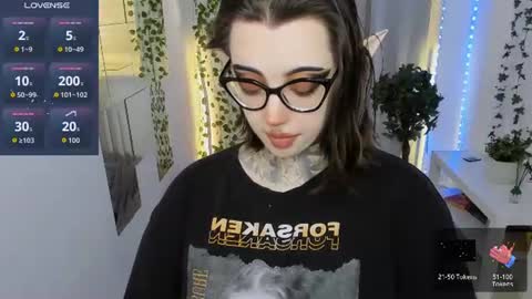 dixipixi_ online show from August 15, 5:44 am