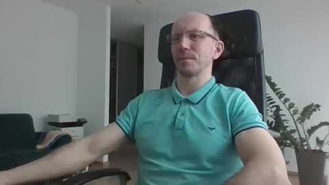 djentlemen1 online show from April 16, 7:16 am