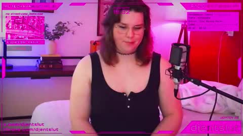 djentslut online show from March 1, 2:08 am