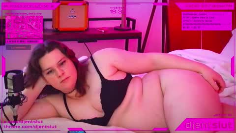 djentslut online show from March 1, 3:14 am