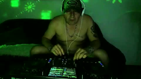 djnackt75 online show from June 4, 12:58 am
