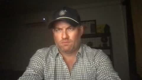 TriflinYoBitch online show from March 11, 9:39 am