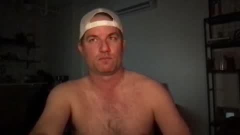 TriflinYoBitch online show from April 10, 9:13 am