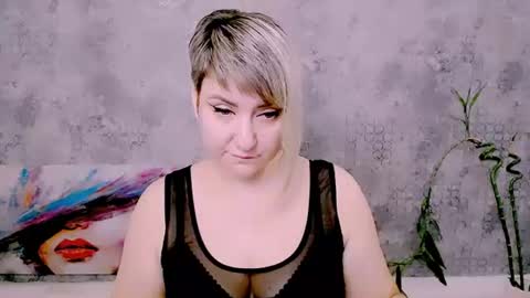 djullia online show from August 13, 7:11 am
