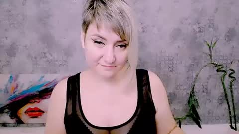 djullia online show from August 13, 11:02 am