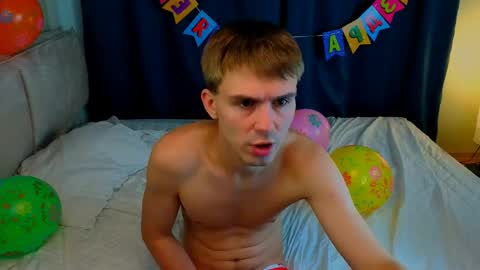 Robert online show from May 8, 12:18 pm