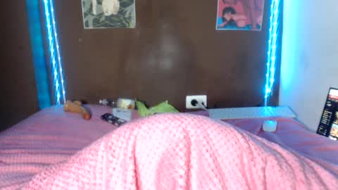 doeschi_fox online show from July 26, 5:12 am