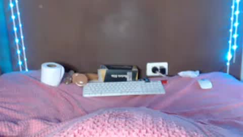 doeschi_fox online show from August 5, 5:27 am